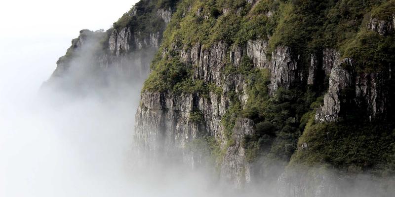 紫色未来主义:GM智能锁双电池仓如何实现7x24小时不间断守护?